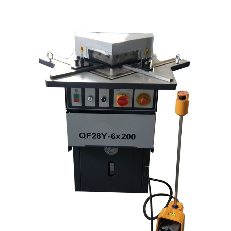 Corner 90 Degree Sheet Metal Notcher Machine Hydraulic Cutting Angle